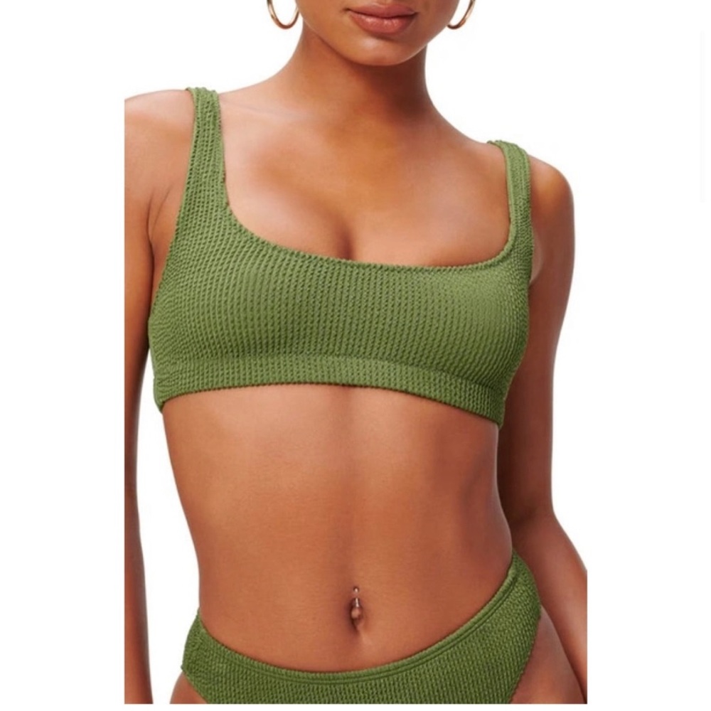 Good American Always Fits Bikini Top Scoop Neck in Pesto, New no tag, Si…